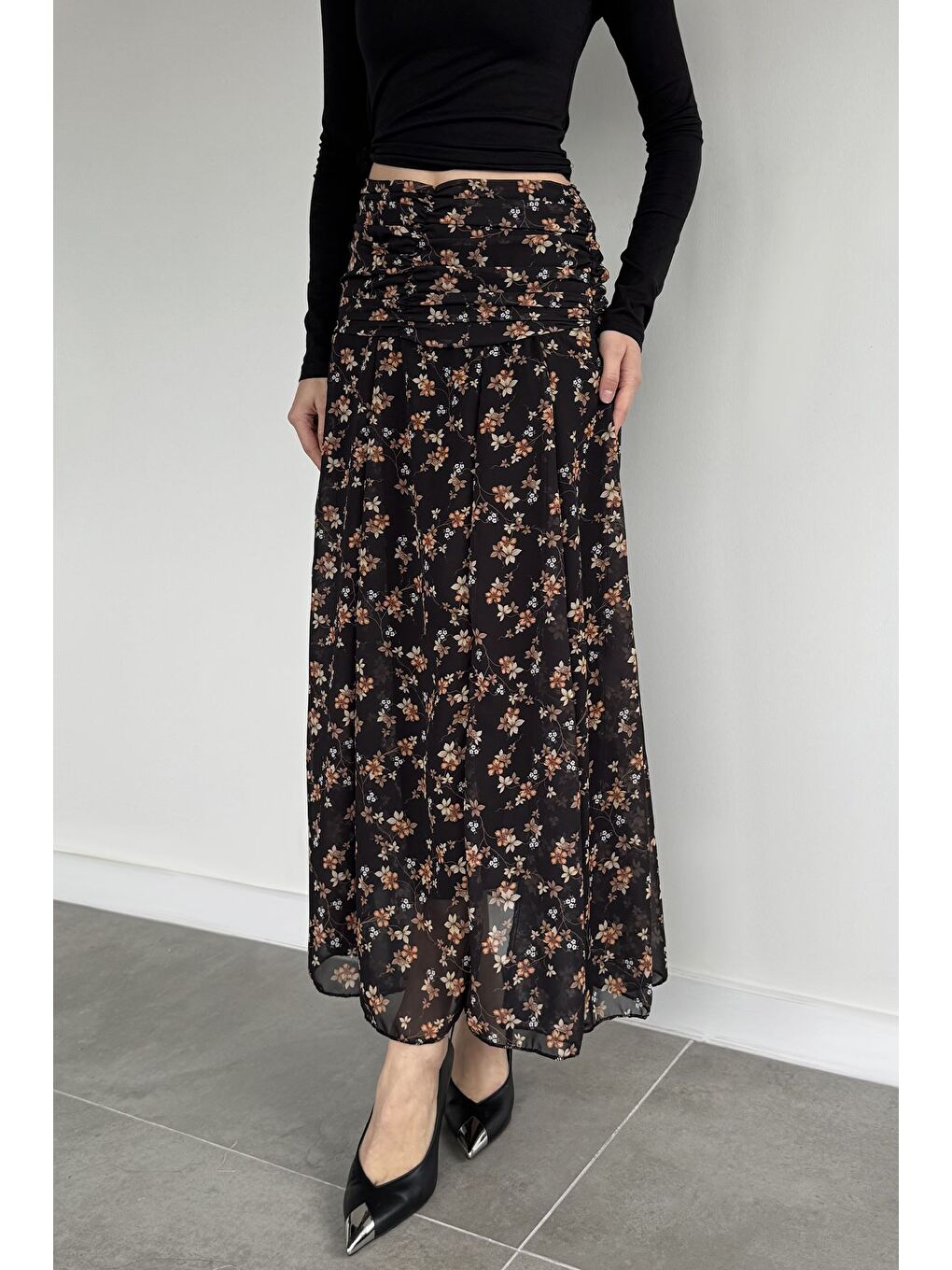 Siyah Kadın Çiçek Desenli Astarlı Şifon Etek