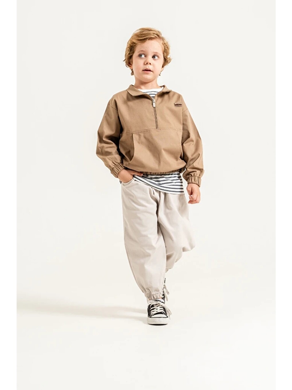 Bej Erkek Çocuk Yarım Fermuarlı Sweatshirt, Çizgili Tişört Ve Jogger Pantolon 3’lü Takım 9112-5