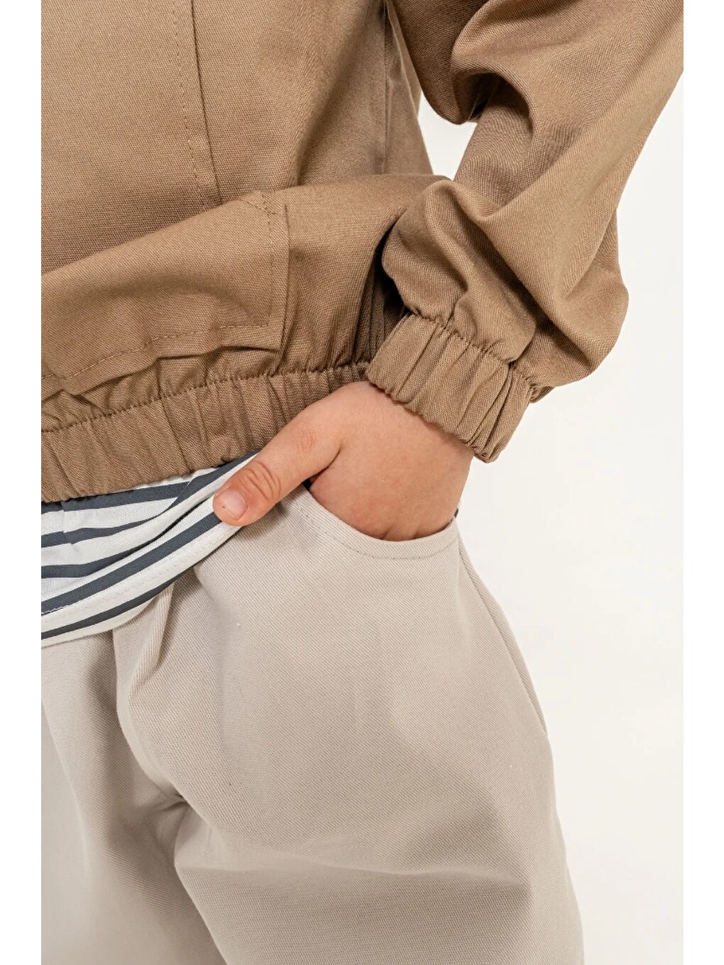 Bej Erkek Çocuk Yarım Fermuarlı Sweatshirt, Çizgili Tişört Ve Jogger Pantolon 3’lü Takım 9112-7