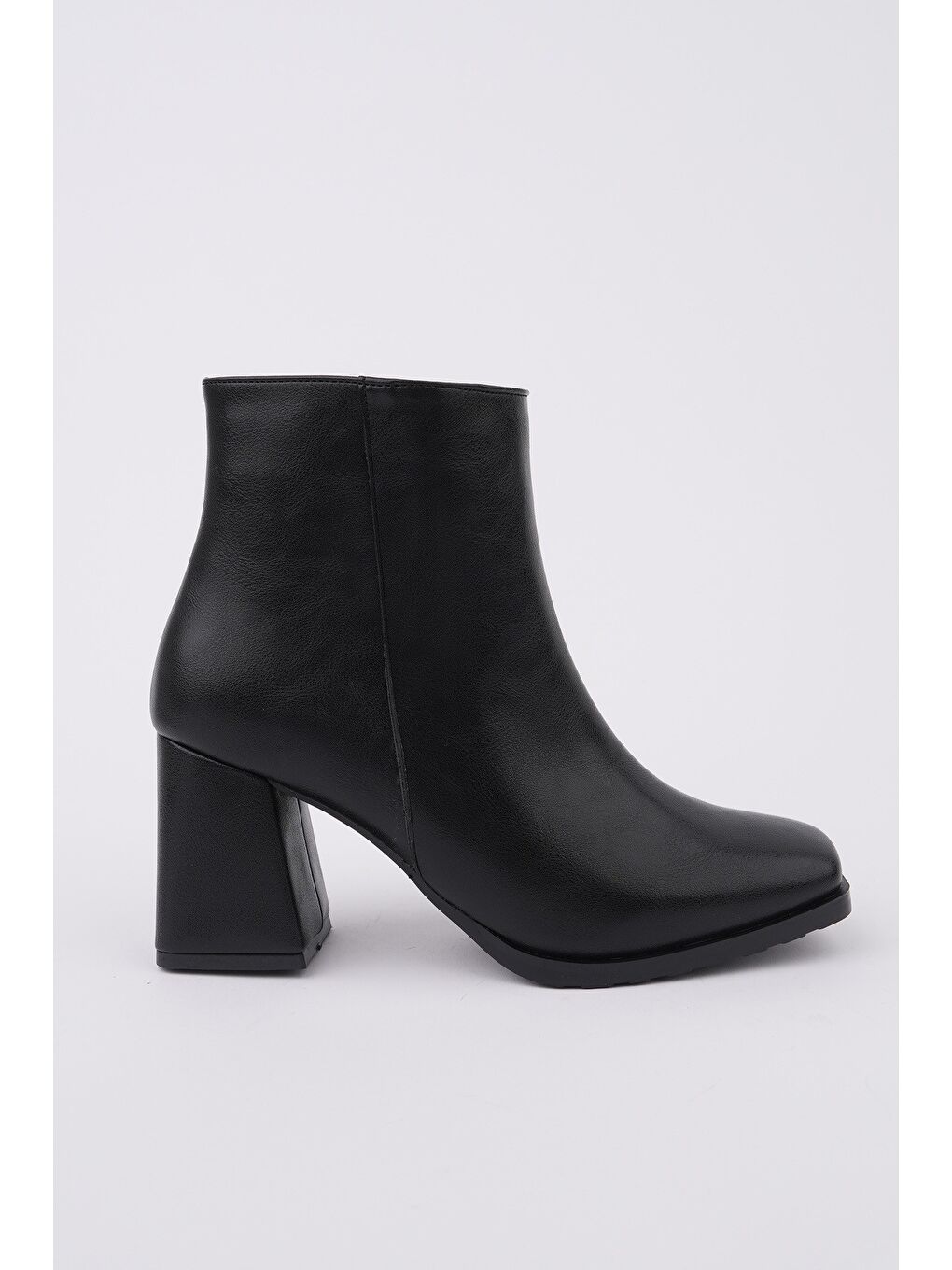 Siyah DİVİNA Küt Burun Kalın Topuklu Fermuarlı Kadın Bot