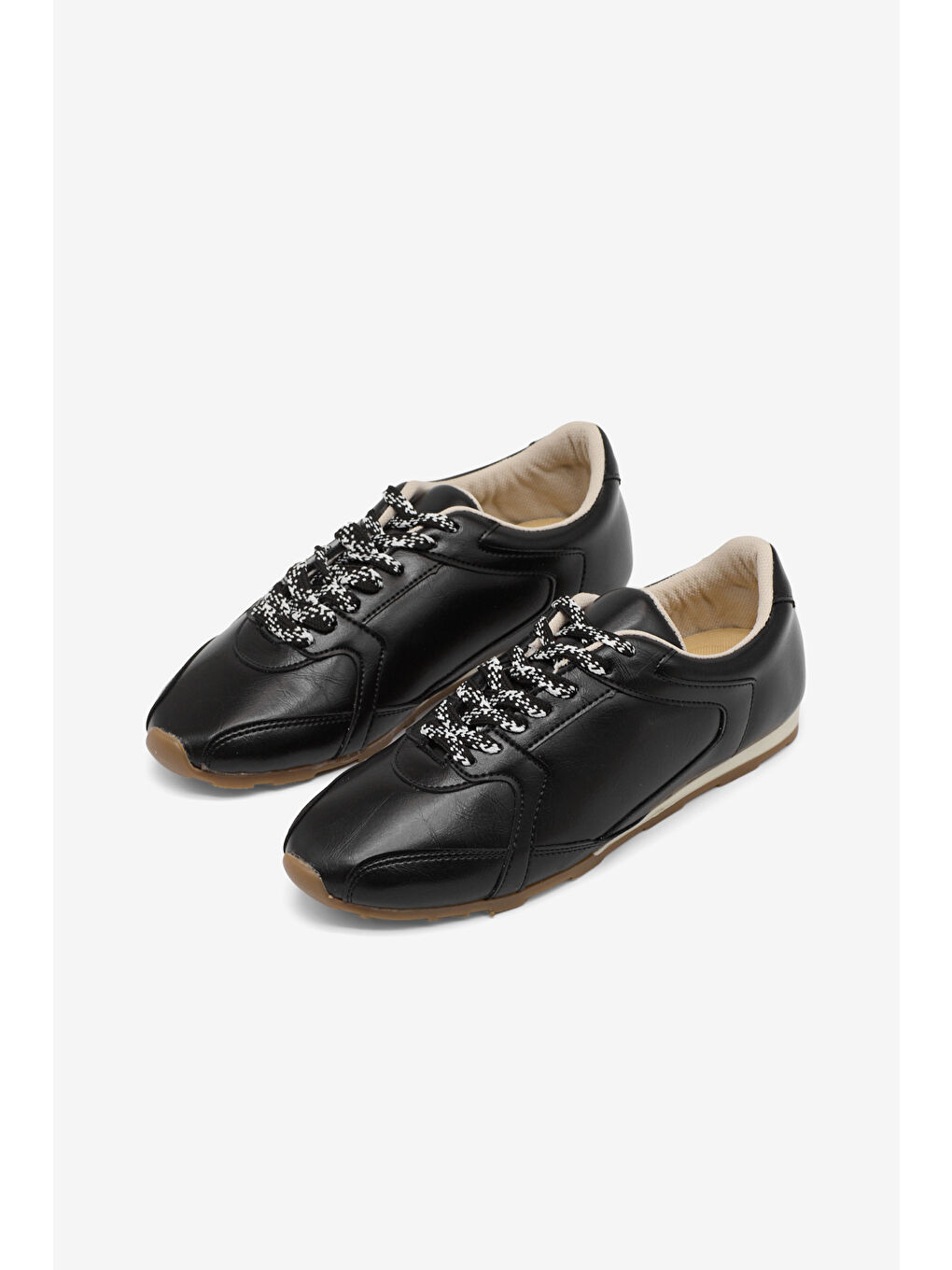 Kadın Siyah Cilt Kauçuk Taban Nefes Alabilen Bağcıklı Sneaker