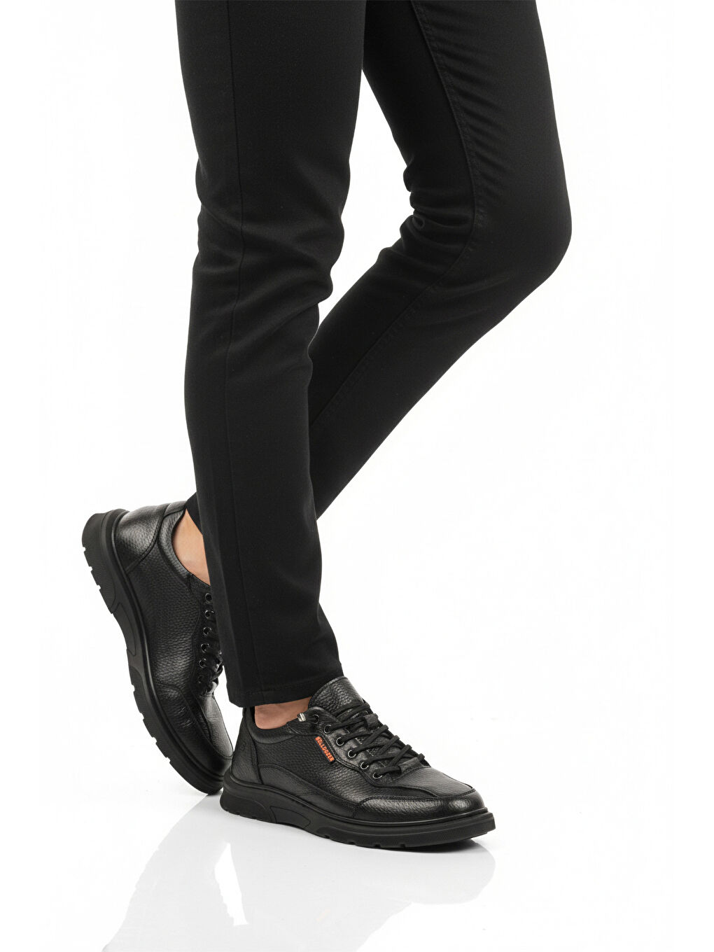 Siyah Ortopedik Hakiki Deri Masaj Etkili Erkek Casual Ayakkabı 260043 M