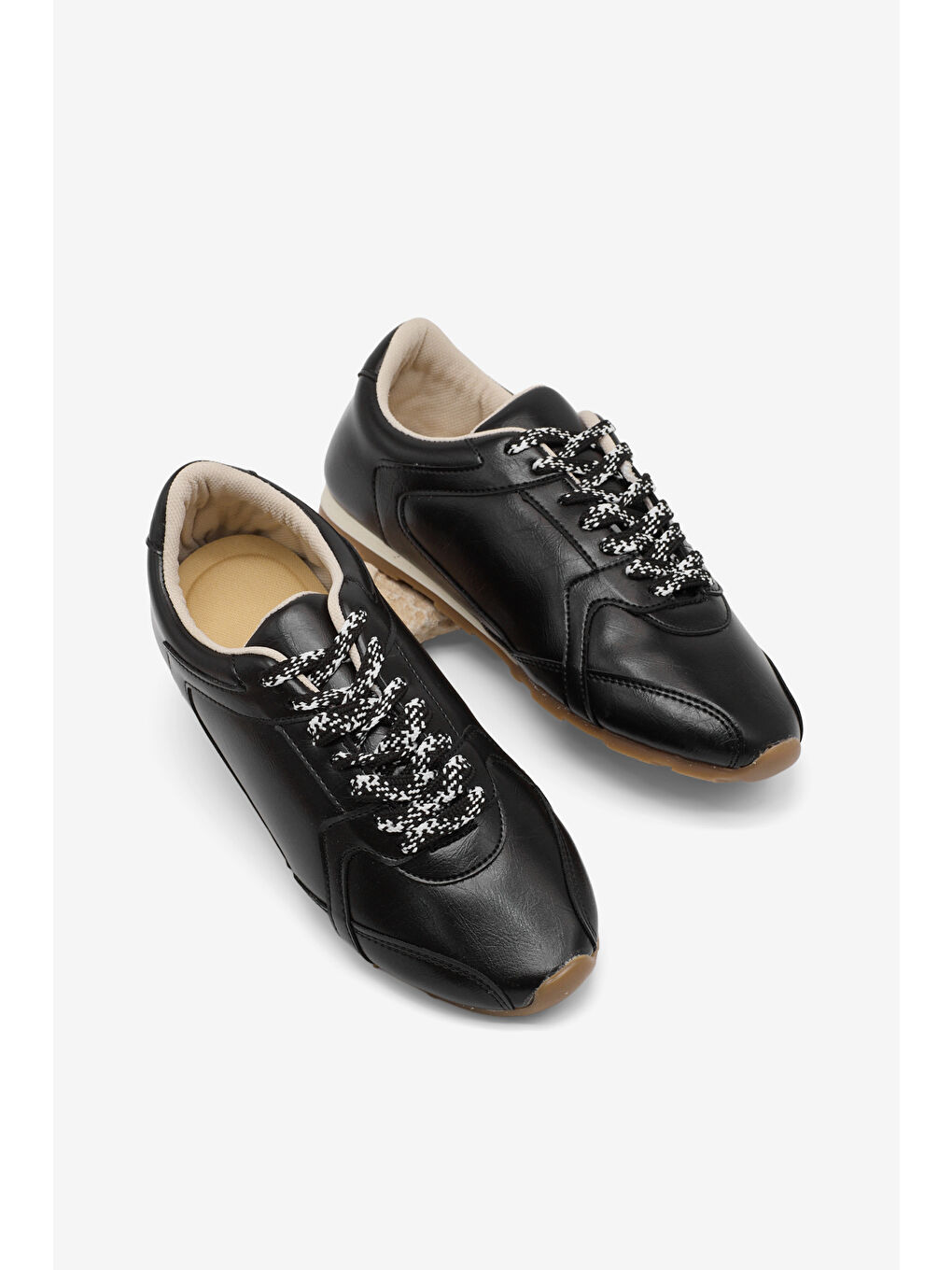 Kadın Siyah Cilt Kauçuk Taban Nefes Alabilen Bağcıklı Sneaker-2