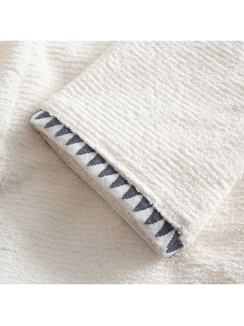 Ekru Tria Kadın Bornoz %100 Pamuk Jakarlı Krem-Lacivert-2