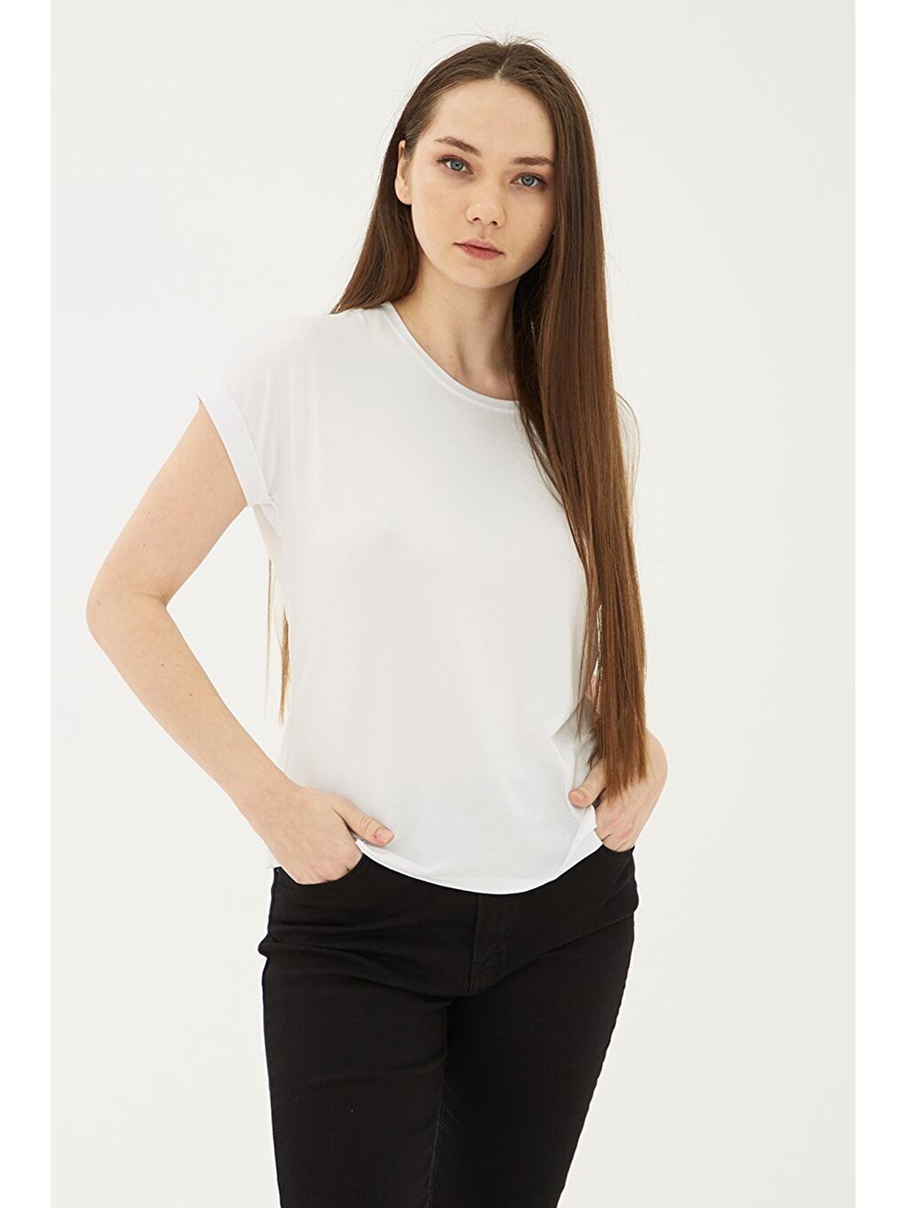 Ekru Streç Regular Fit Yuvarlak Yaka Bluz 25Y0194K1