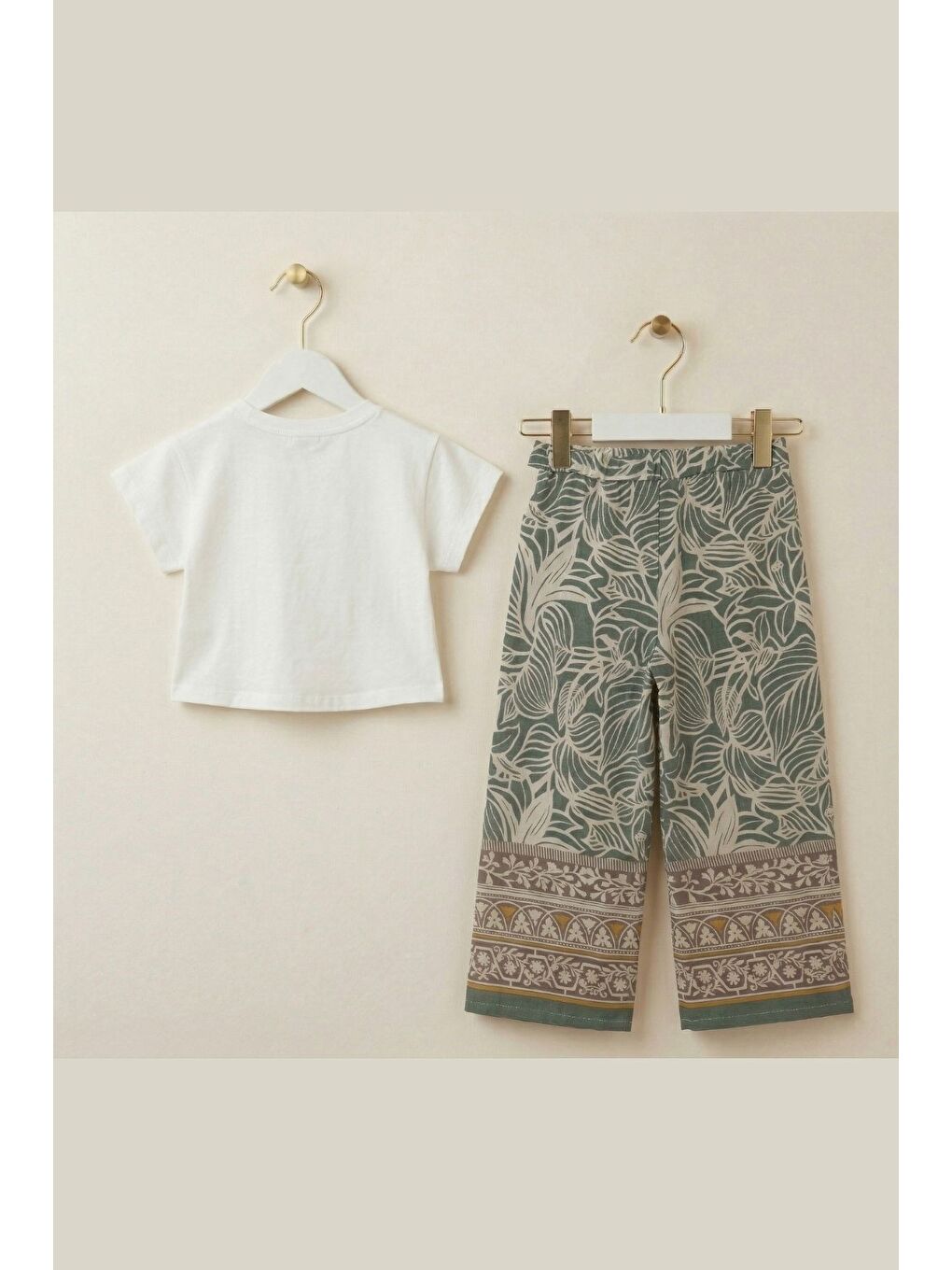 Yeşil Kız Çocuk Fiyonk Detaylı Ve Bohem Desenli Takımı-1