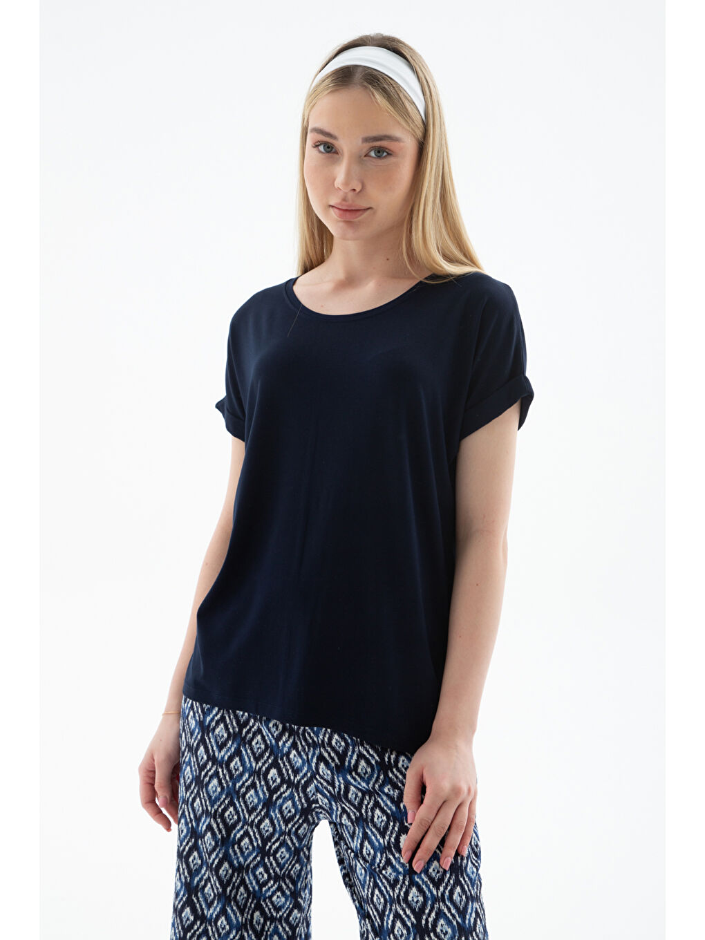 Lacivert Streç Regular Fit Yuvarlak Yaka Bluz 25Y0194K1