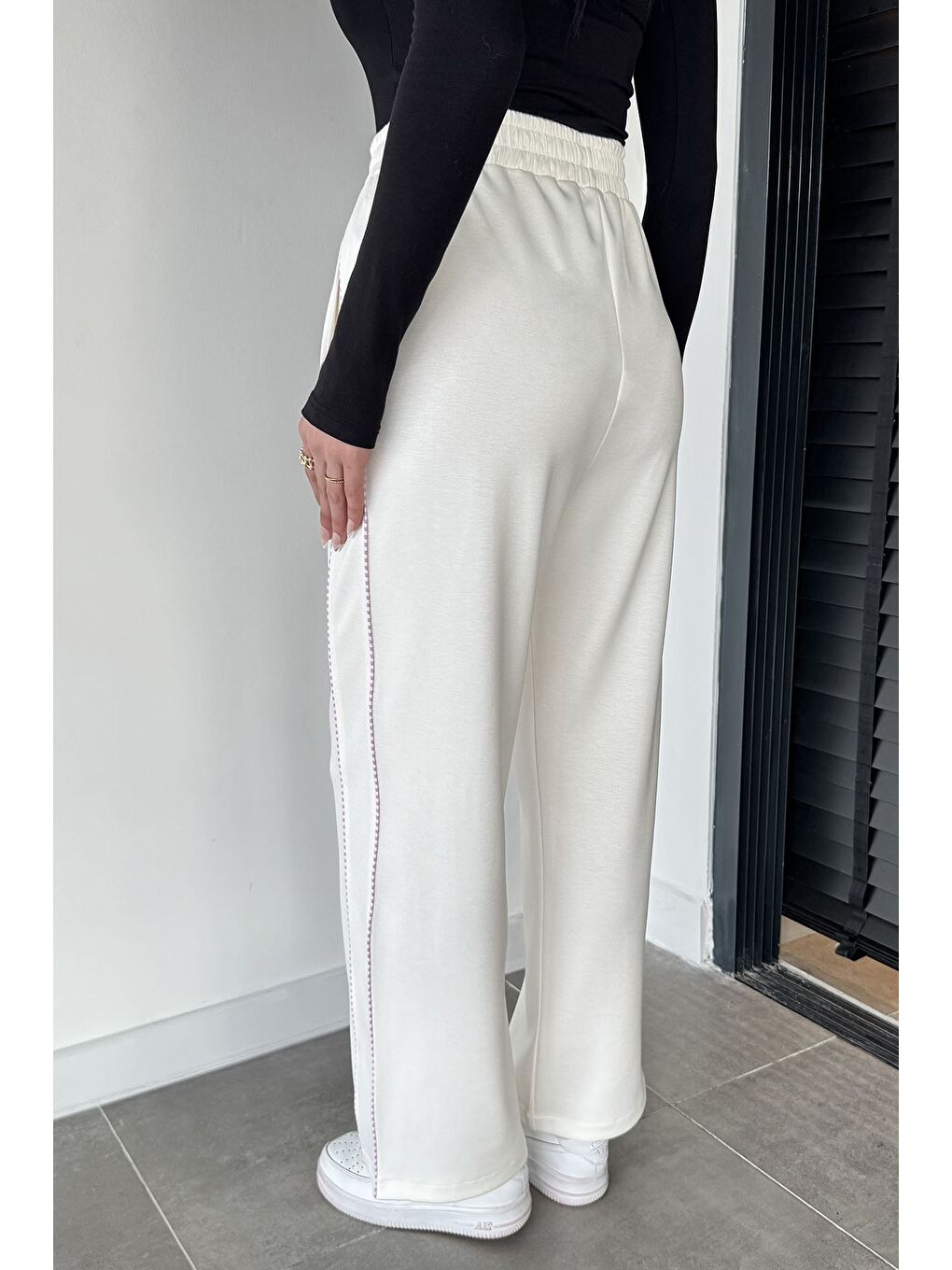 Ekru Kadın Bel Lastikli Yan Şerit Detaylı Pantolon-2