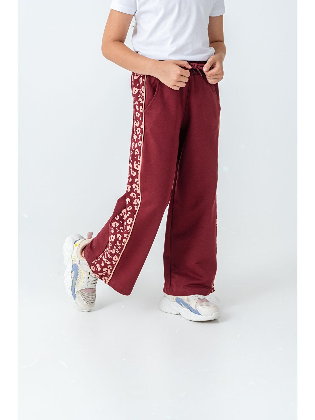 Bordo Yan İki Parça Boydan Baskılı Kız Çocuk Eşofman Altı-2