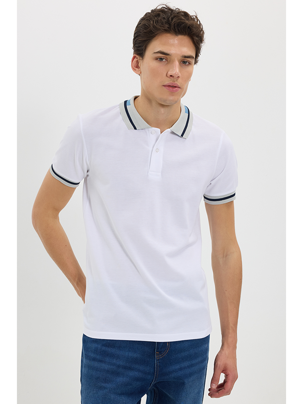 Erkek Slim Fit Dar Kesim %100 Pamuk Düz Pike Yaka Ve Kol Detaylı Beyaz Polo Yaka Tişört