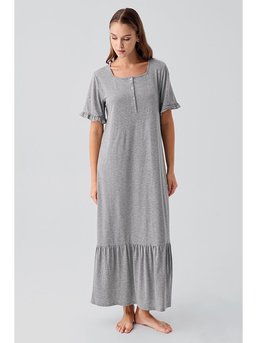 Gri Kısa Kollu Düğmeli Fırfırlı Pamuklu Uzun Gecelik 19117