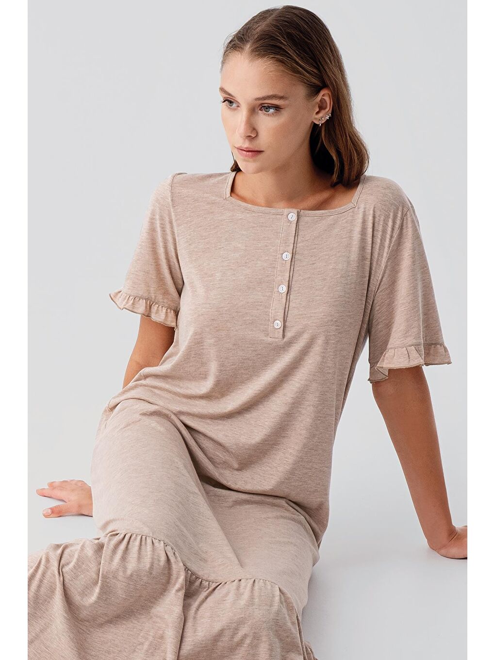 Kahverengi Kısa Kollu Düğmeli Fırfırlı Pamuklu Uzun Gecelik 19117-5