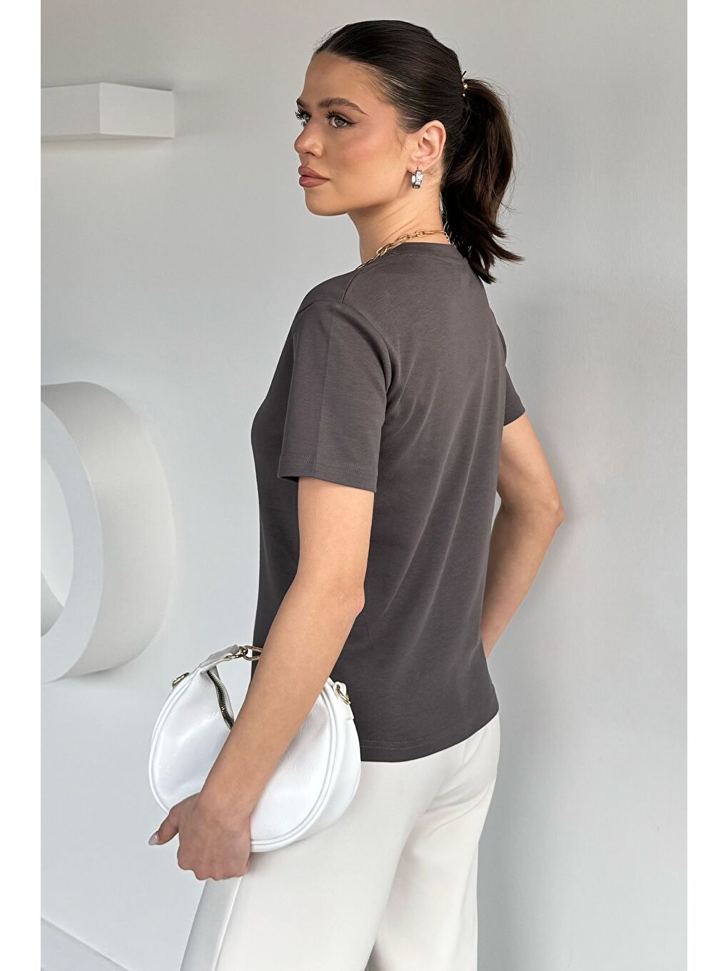 Gri Kadın Bisiklet Yaka Basic Tişört-3