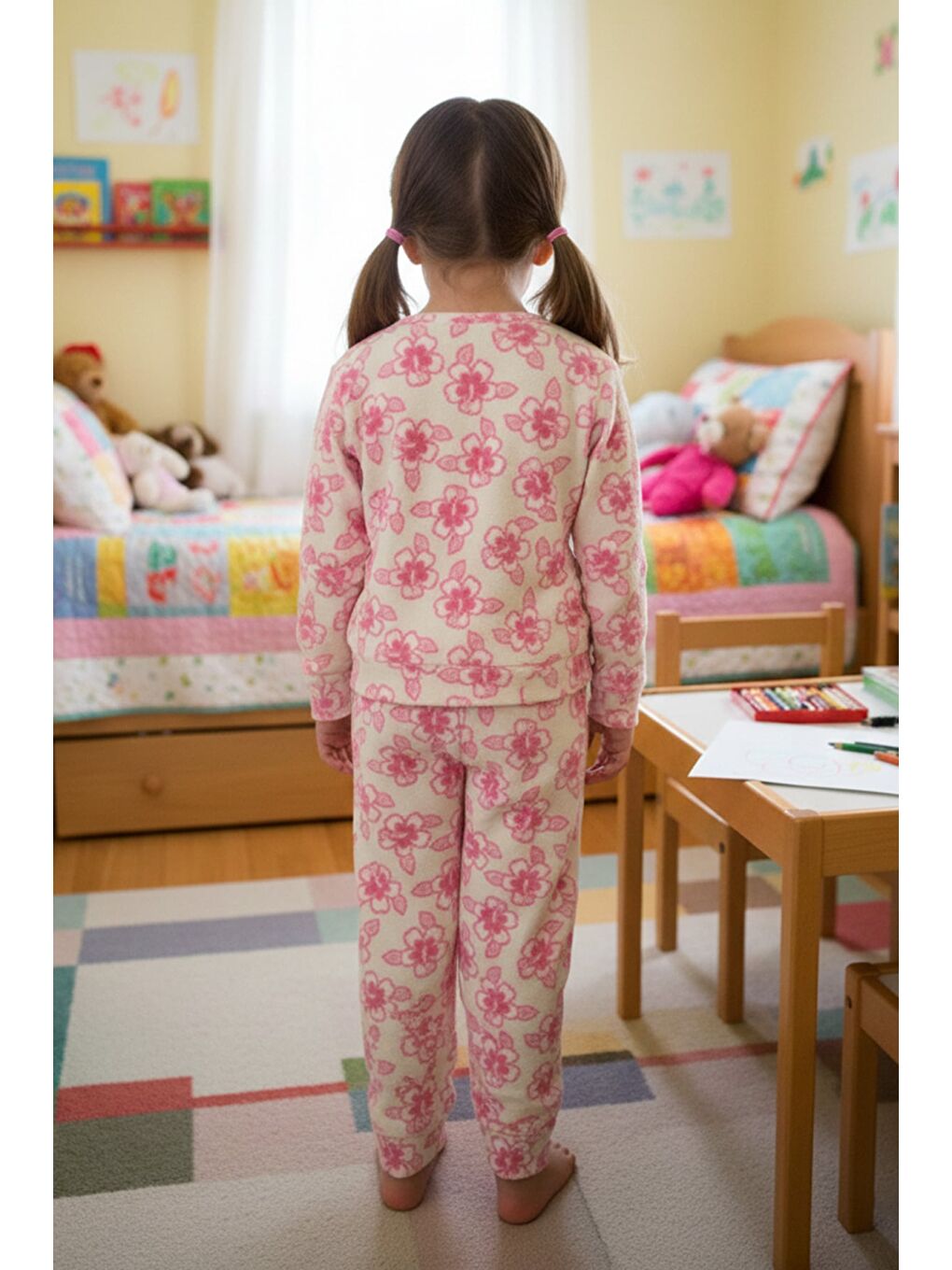 Sarı Çiçek Desenli Polar Kız Çocuk Pijama Takımı-1