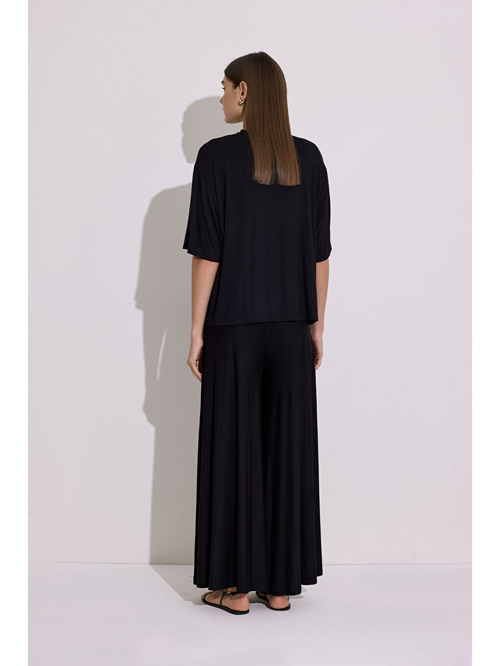 Dökümlü Kısa Kollu Bluz Siyah-4