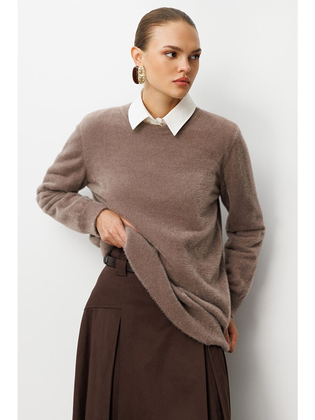 Bej Yuvarlak Yaka Oversize Yumuşak Dokulu Vizon Rengi Triko Kazak-1