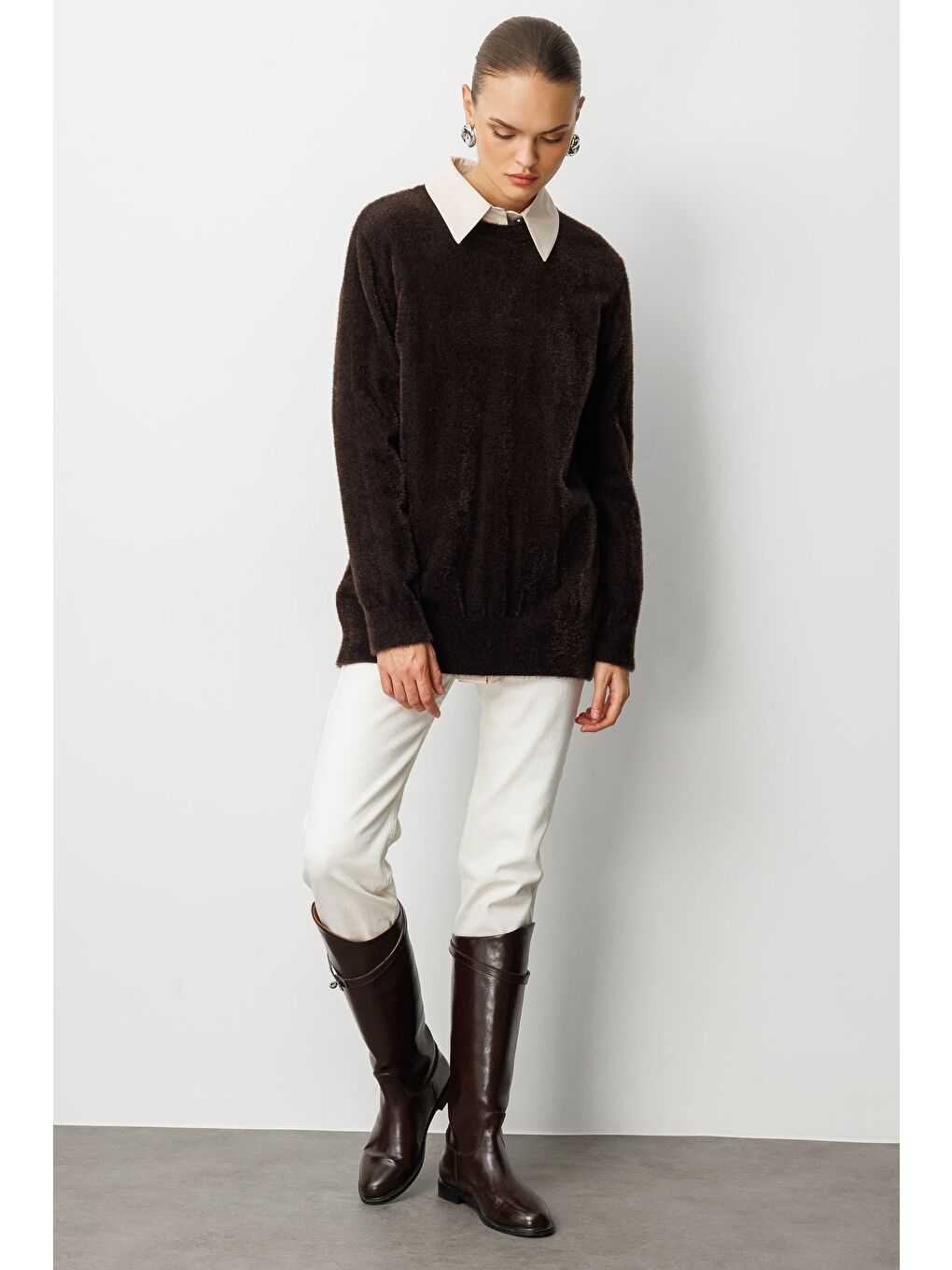 Yuvarlak Yaka Oversize Yumuşak Dokulu Kahverengi Triko Kazak-1