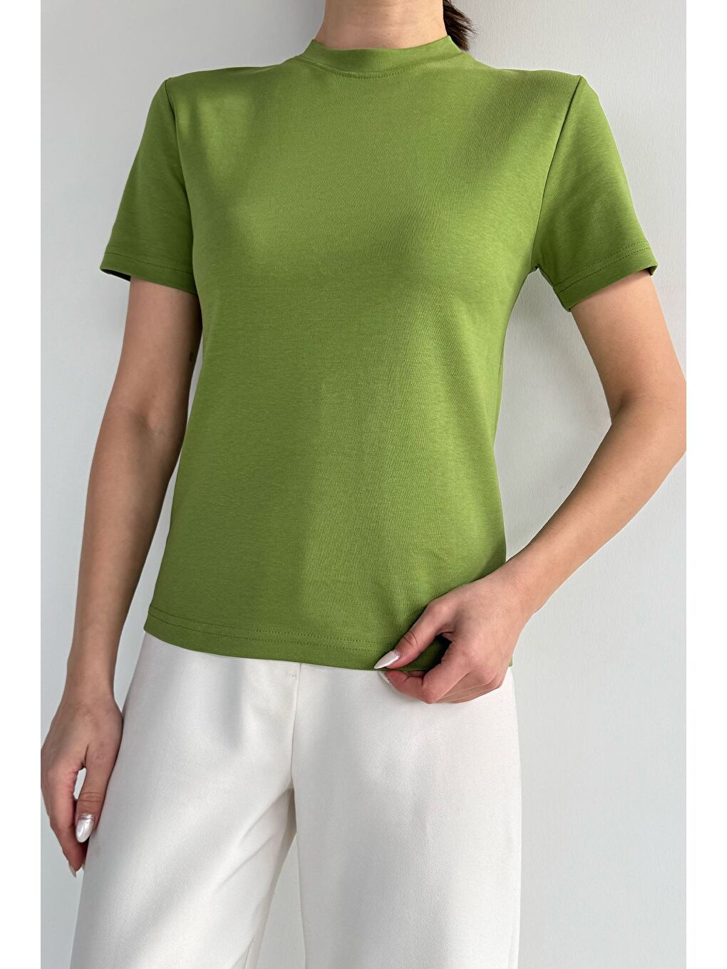 Yeşil Kadın Bisiklet Yaka Basic Tişört-1