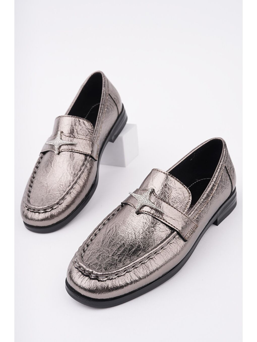 Gri ARROW Tokalı Kadın Günlük Loafer Ayakkabı-1