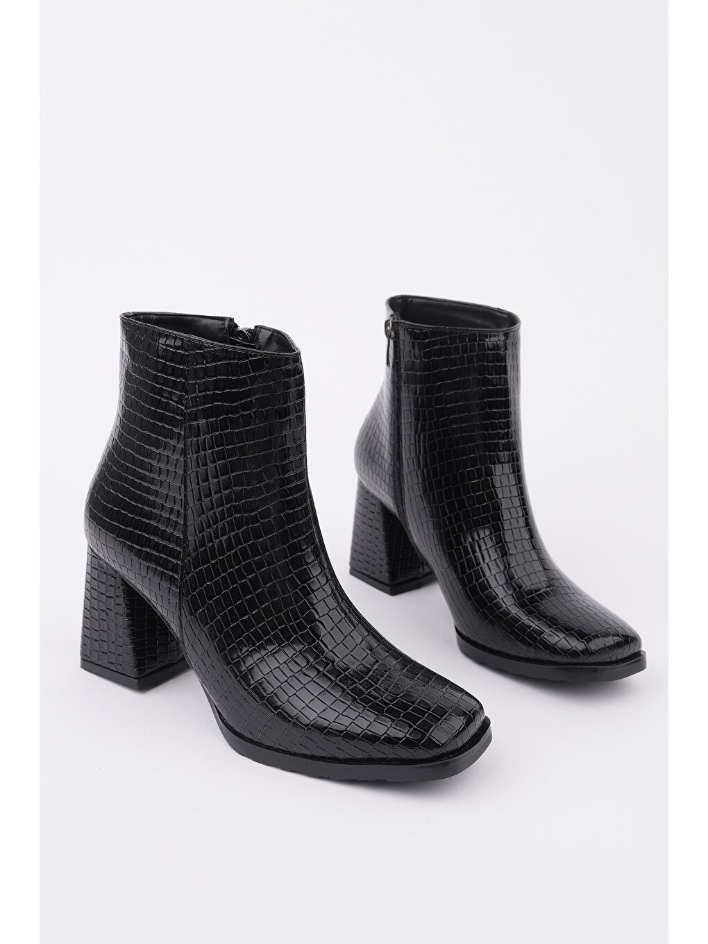 Siyah DİVİNA Küt Burun Kalın Topuklu Fermuarlı Kadın Bot-1