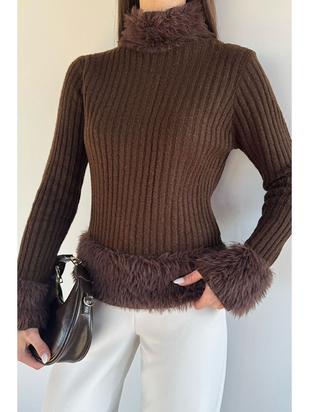 Kahverengi Kadın Sakallı Triko Kazak