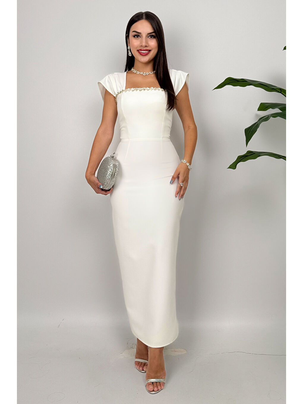Kadın Beyaz Düşük Omuz Taş Detay Yırtmaçlı Maxi Kalem Elbise