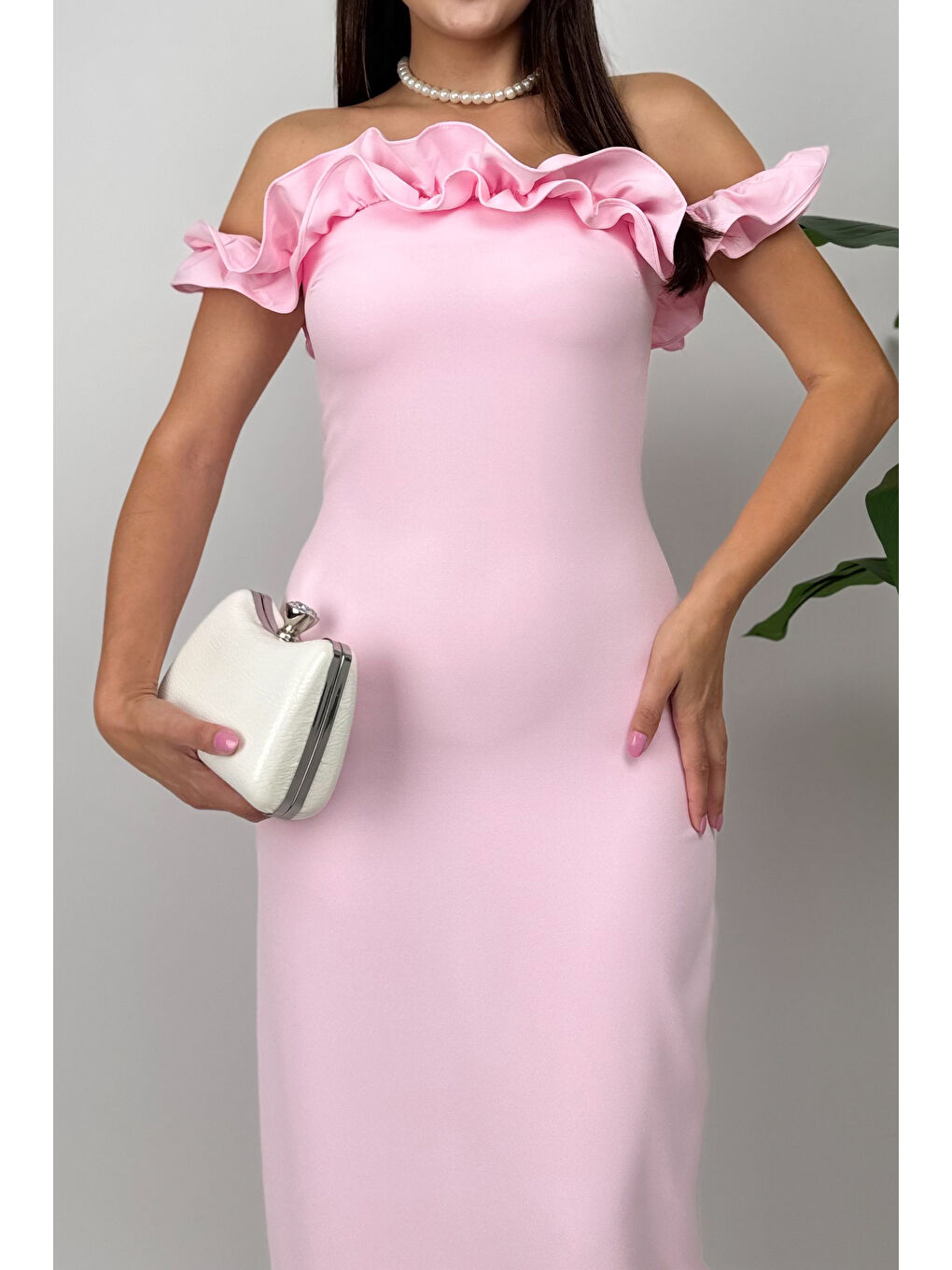 Kadın Pembe Fırfırlı Kayık Yaka Uzun Abiye Elbise-2