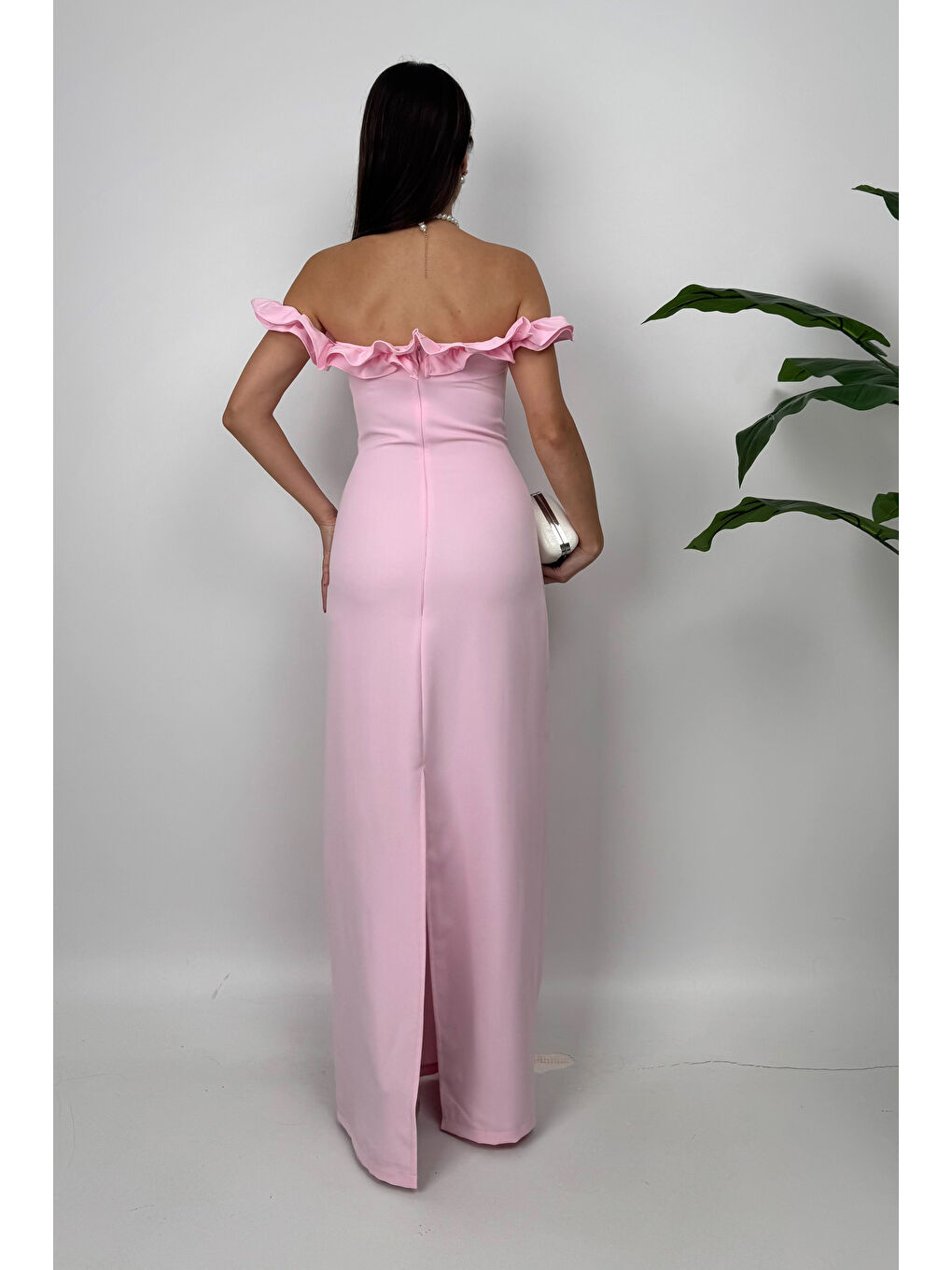 Kadın Pembe Fırfırlı Kayık Yaka Uzun Abiye Elbise-4