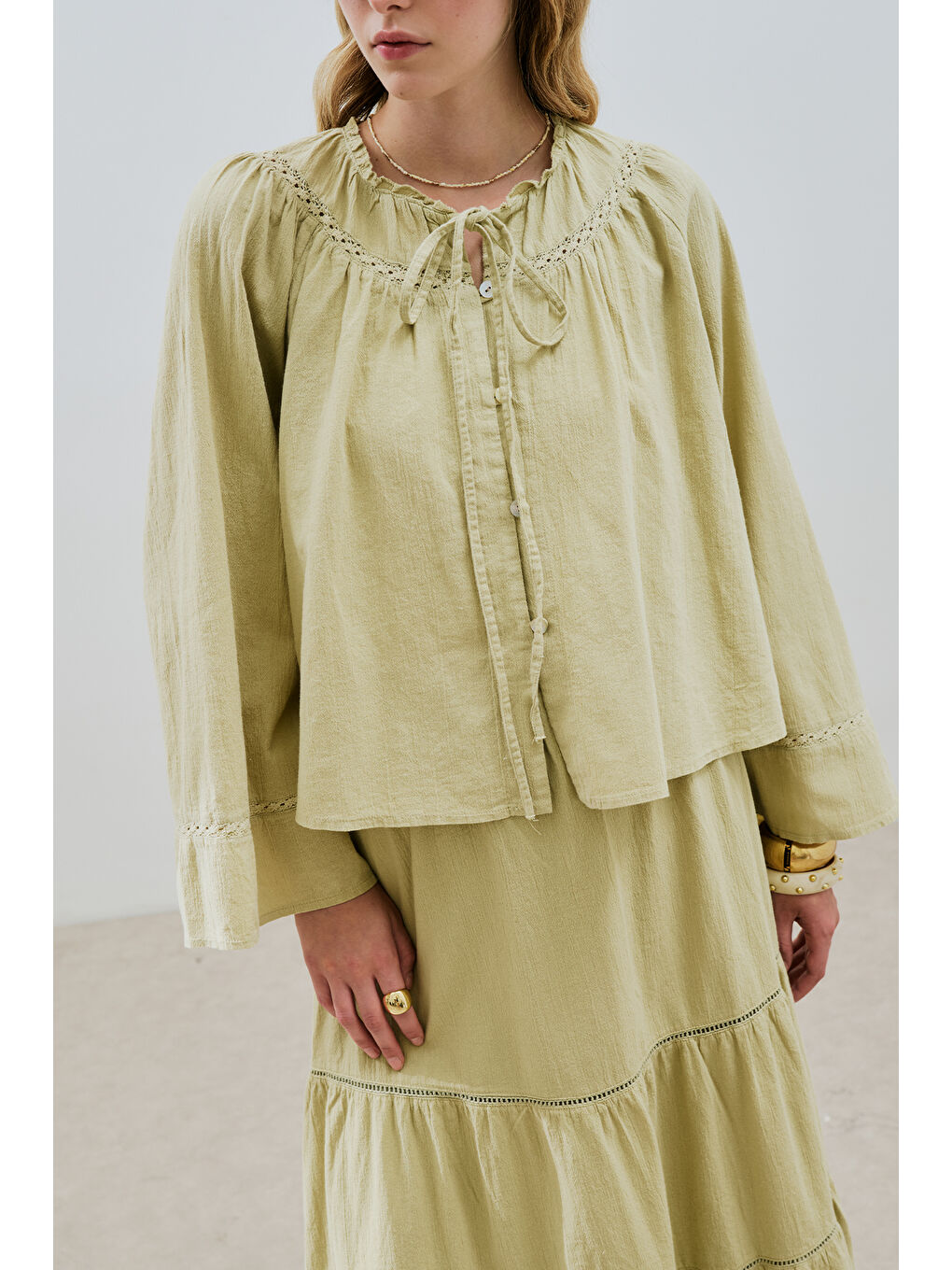 Dokulu İşlemeli Kısa Bluz Soft Yeşil-3