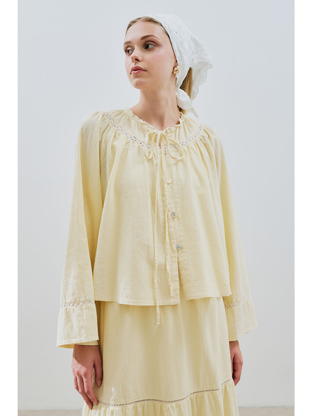 Dokulu İşlemeli Kısa Bluz Sarı-1