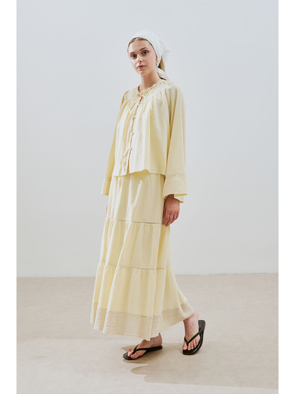 Dokulu İşlemeli Kısa Bluz Sarı-2