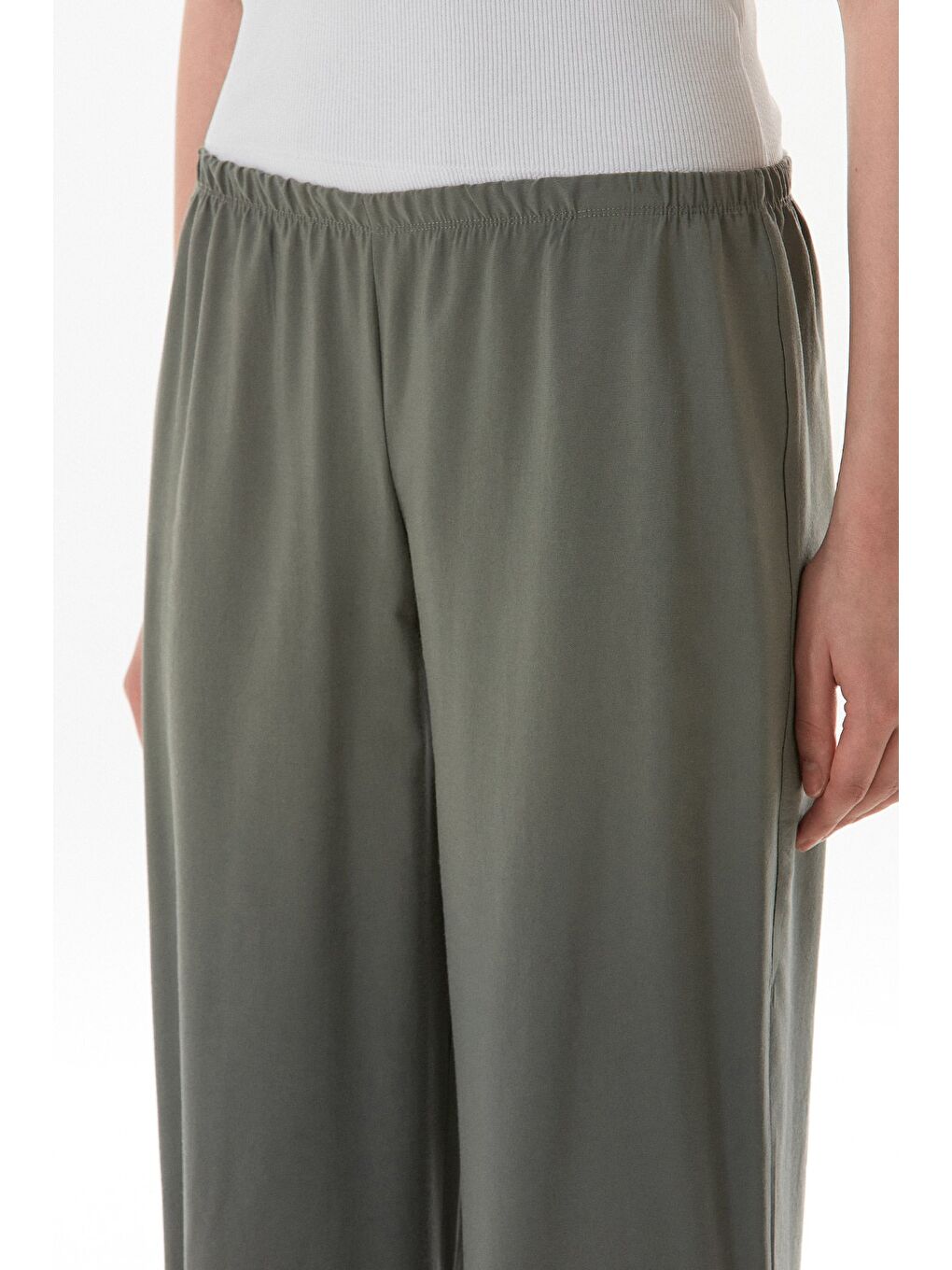 Haki Beli Lastikli Düşük Bel Modal Palazzo Pantolon-4
