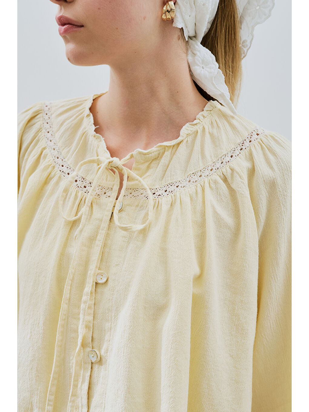 Dokulu İşlemeli Kısa Bluz Sarı-4