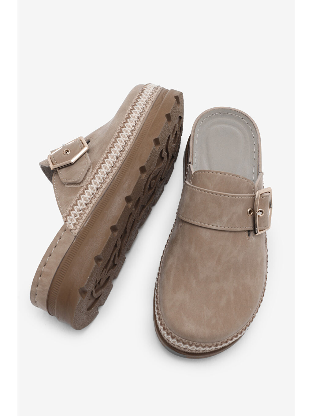 Kadın Bej Poli Taban Rahat Kalıp Tokalı Terlik-3