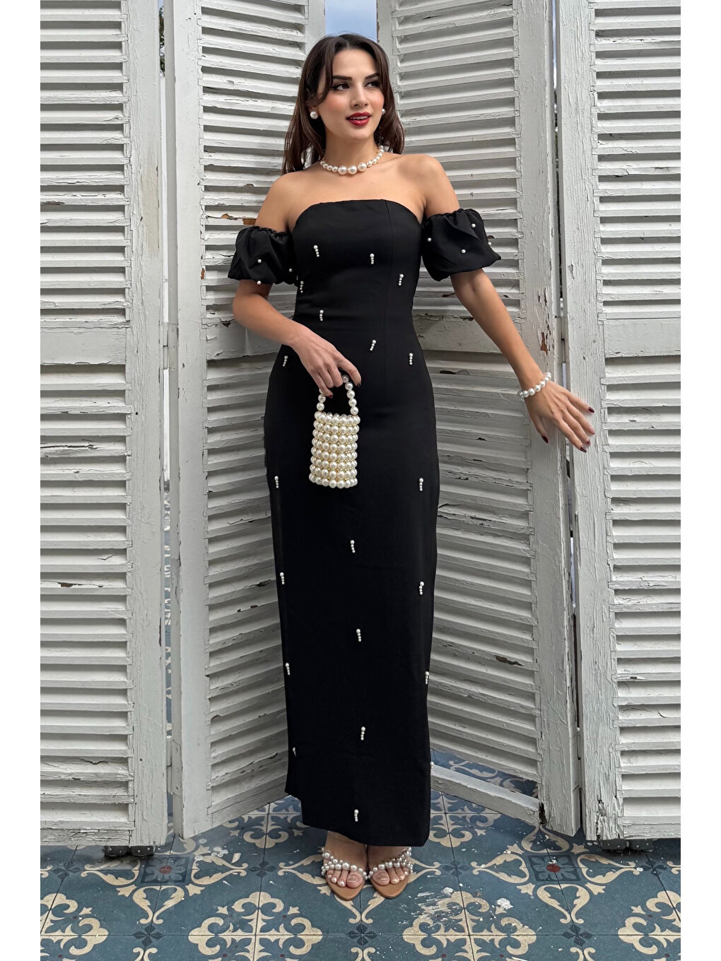 Kadın Siyah Straplez Yaka İnci İşlemeli Uzun Söz Nişan Nikah Elbise-2