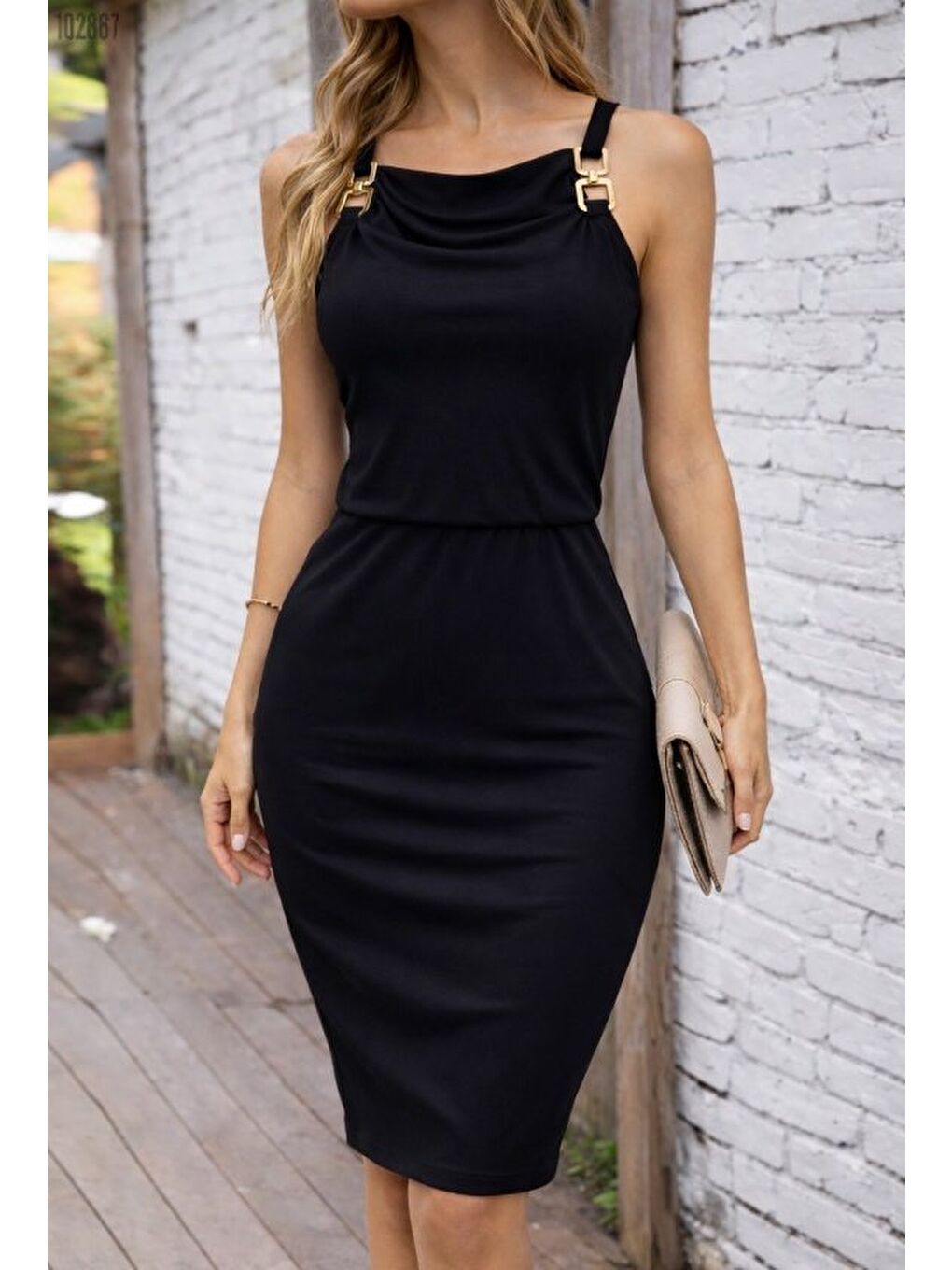 Siyah Kadın Omuzlardan Açık Degaje Yakalı Toka Detaylı Viskon Kısa Elbise