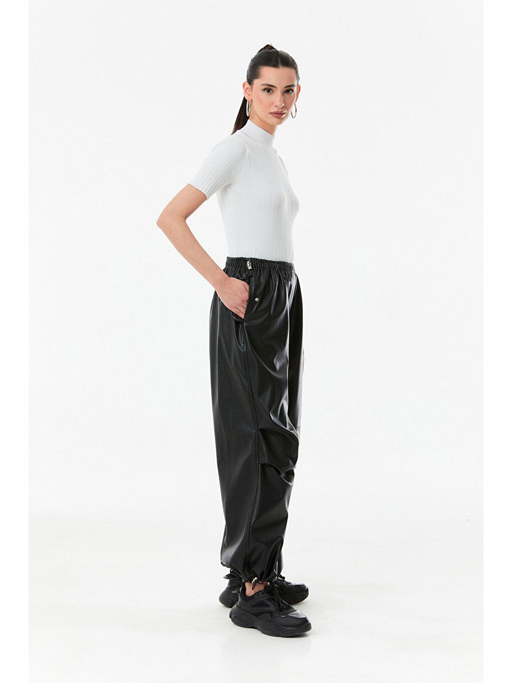 Siyah Suni Deri Beli Stoperli Palazzo Pantolon-3