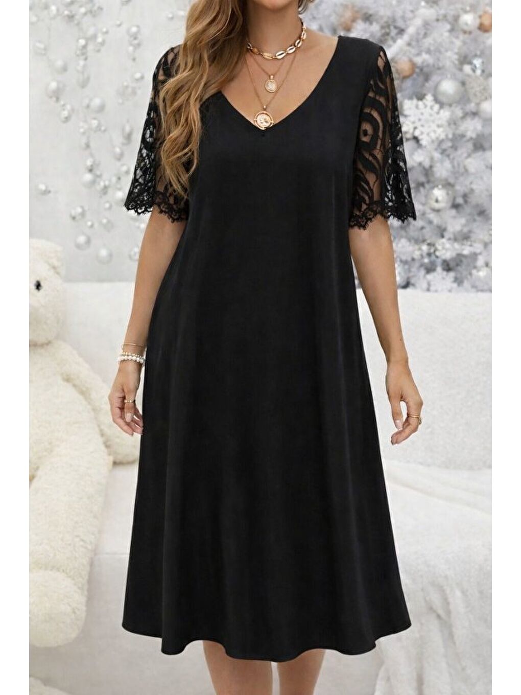 Siyah Kadın Kısa Dantel Kollu V Yakalı Midi Viskon Elbise