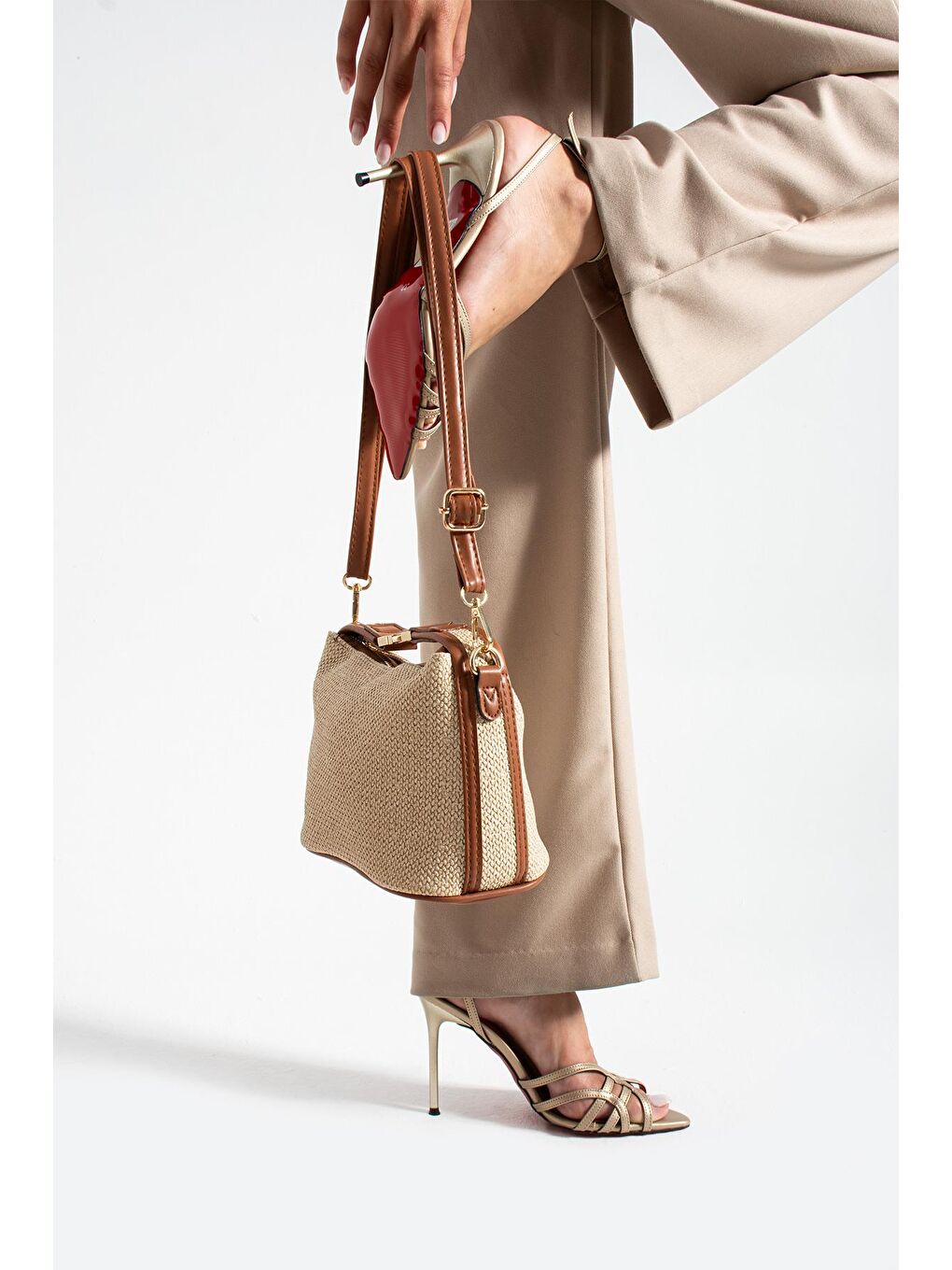 Kahverengi Cosmos Hasır Kadın Omuz Çantası BP-4862O