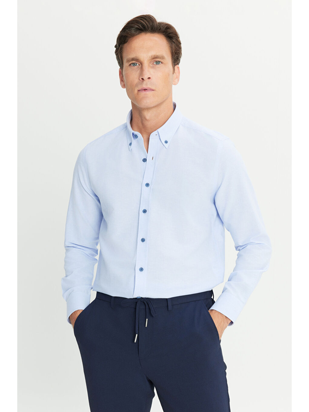 Erkek Açık Mavi Slim Fit Dar Kesim Düğmeli Yaka Pamuklu Gömlek