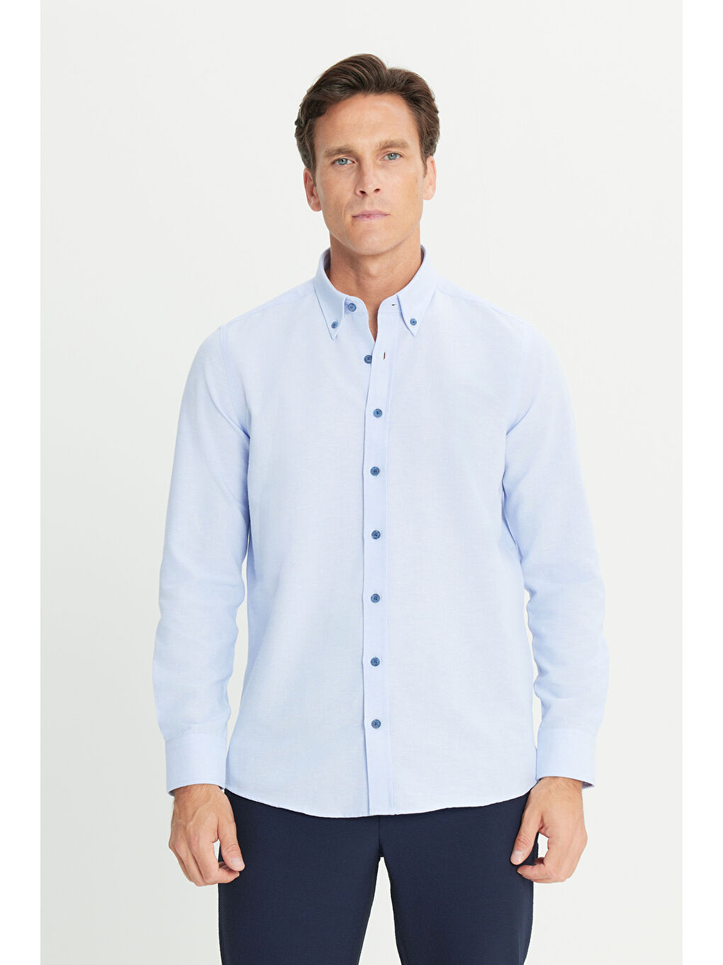 Erkek Açık Mavi Slim Fit Dar Kesim Düğmeli Yaka Pamuklu Gömlek-2