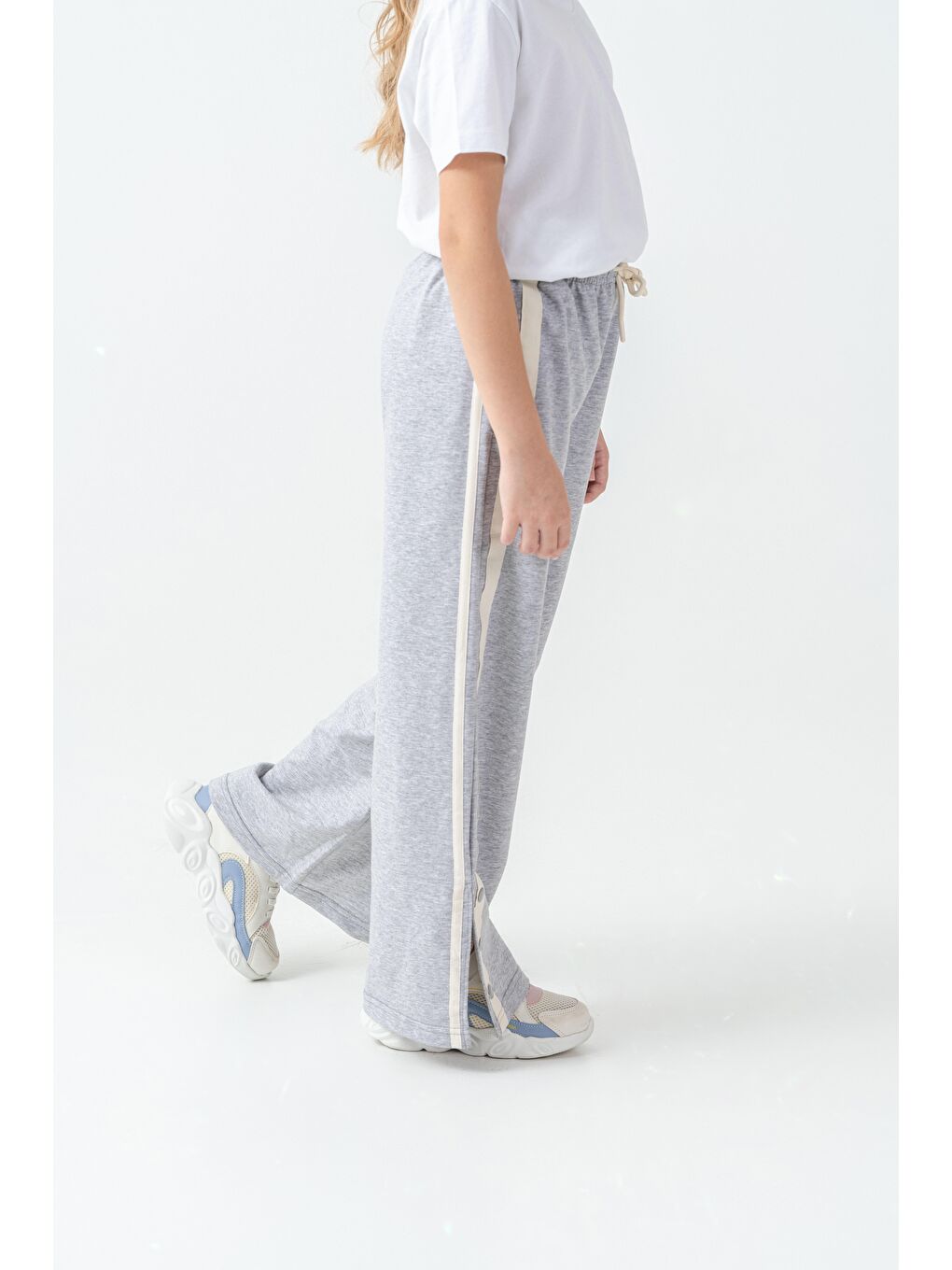 Gri Yanlar Grogren Şeritli Paçalar Çıtçıtlı Kız Çocuk Eşofman Alt-2