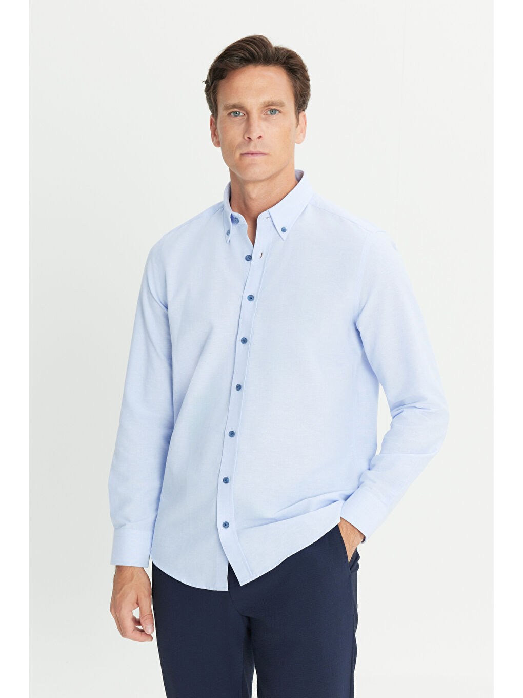 Erkek Açık Mavi Slim Fit Dar Kesim Düğmeli Yaka Pamuklu Gömlek-3