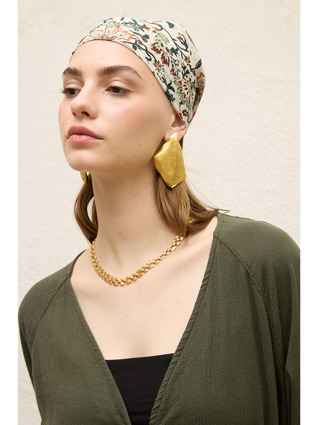 Beyaz Desenli Pamuklu Fular Ira-1