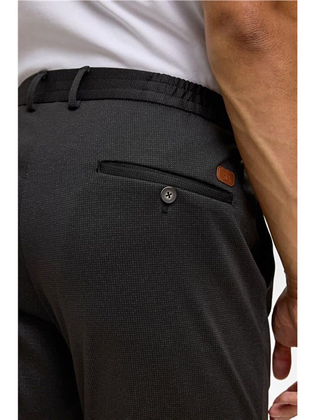 Siyah Slim Armürlü Jogger Pantolon-4