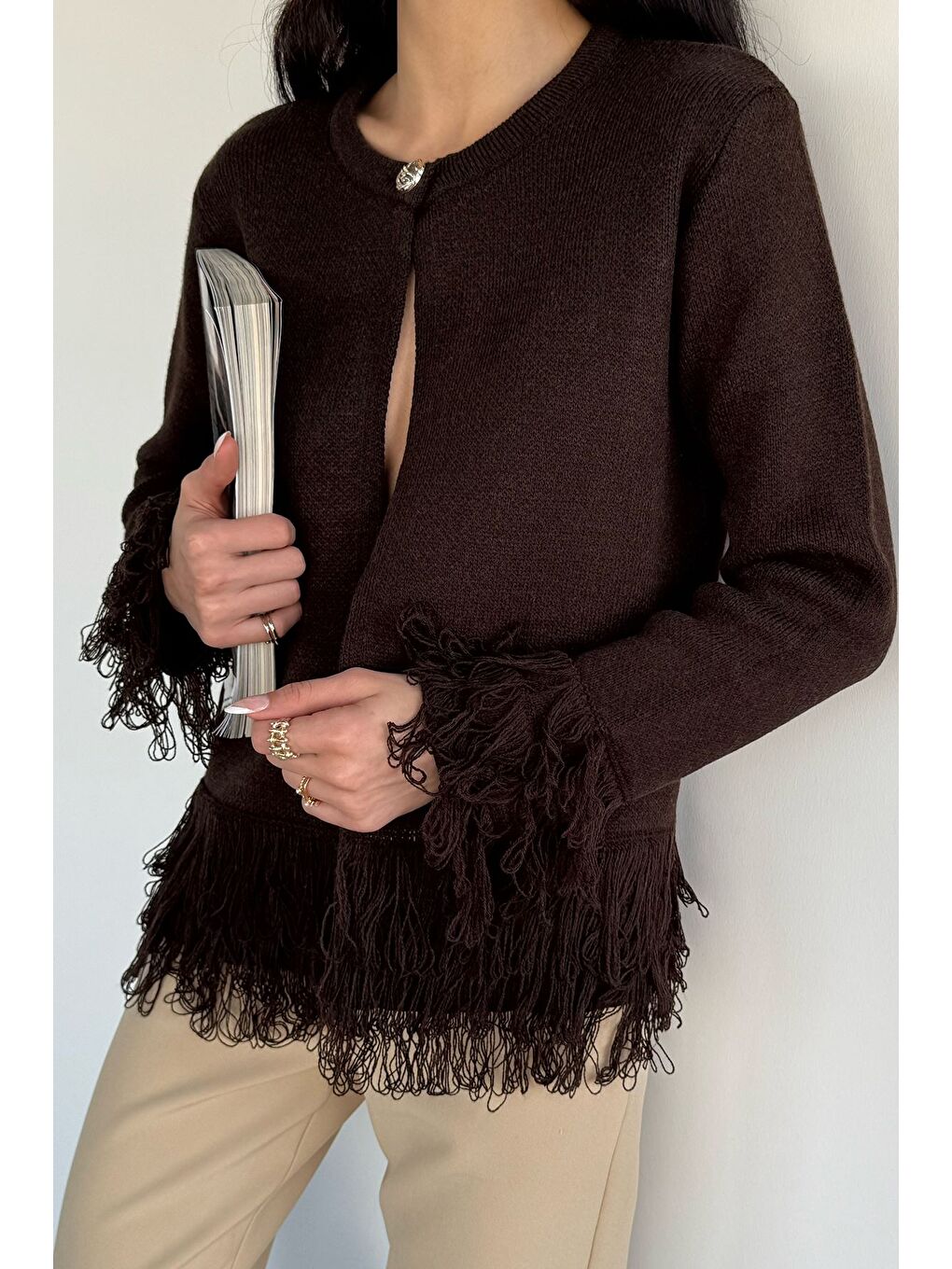 Kahverengi Kadın Püsküllü Triko Hırka