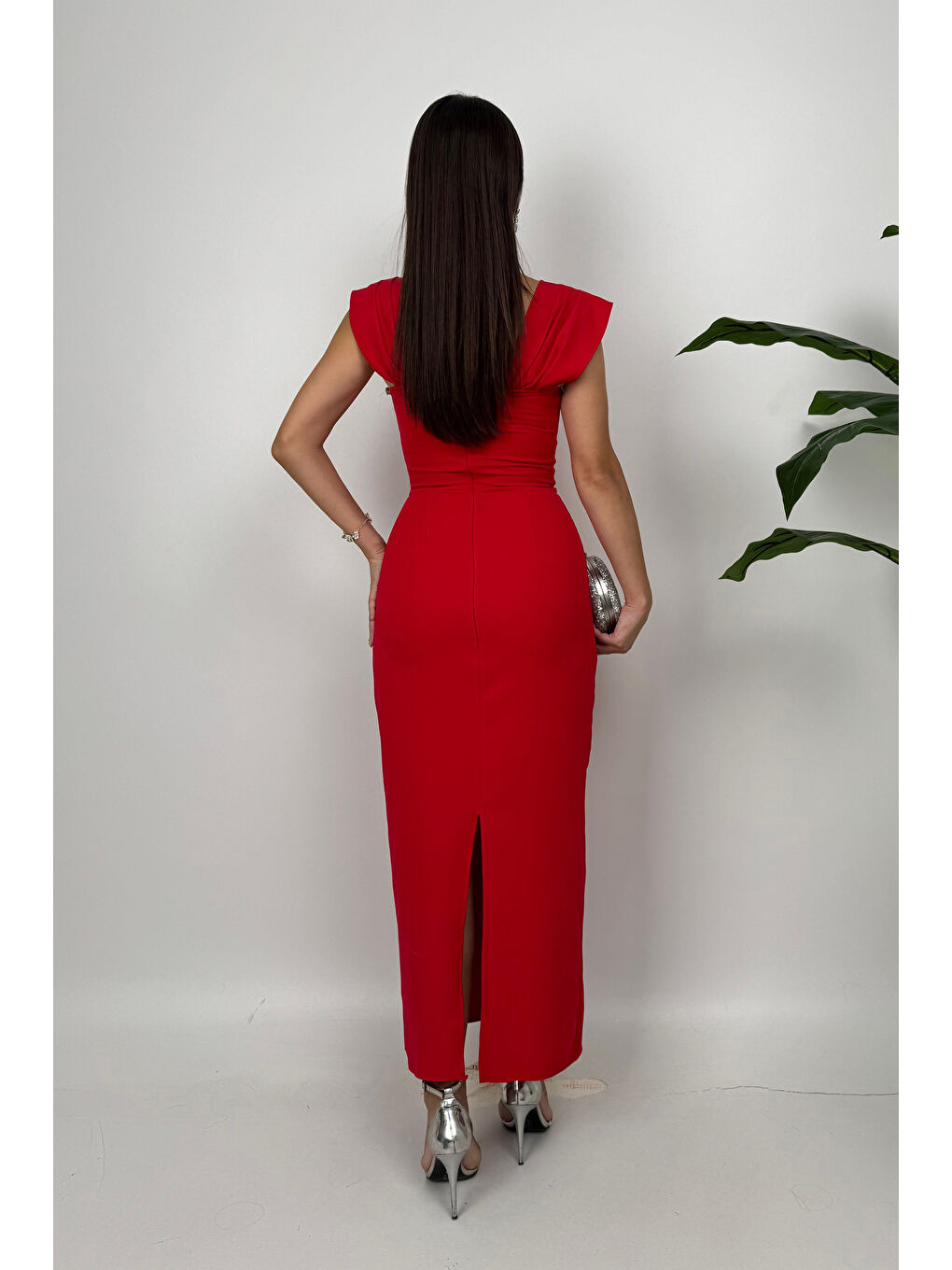 Kadın Kırmızı Düşük Omuz Taş Detay Yırtmaçlı Maxi Kalem Elbise-4