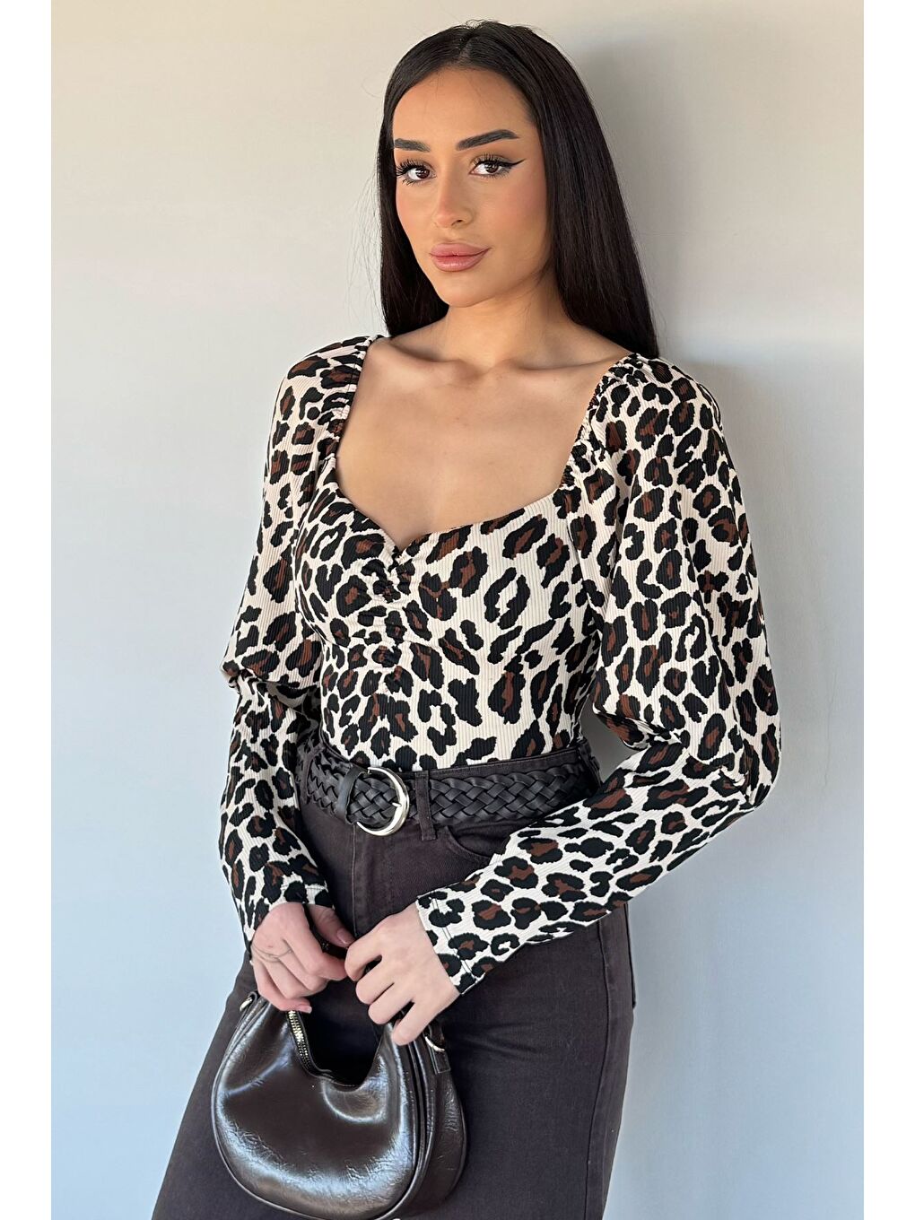 Kahverengi Kadın Omuz Lastikli Göğüs Pedli Crop Top Bluz