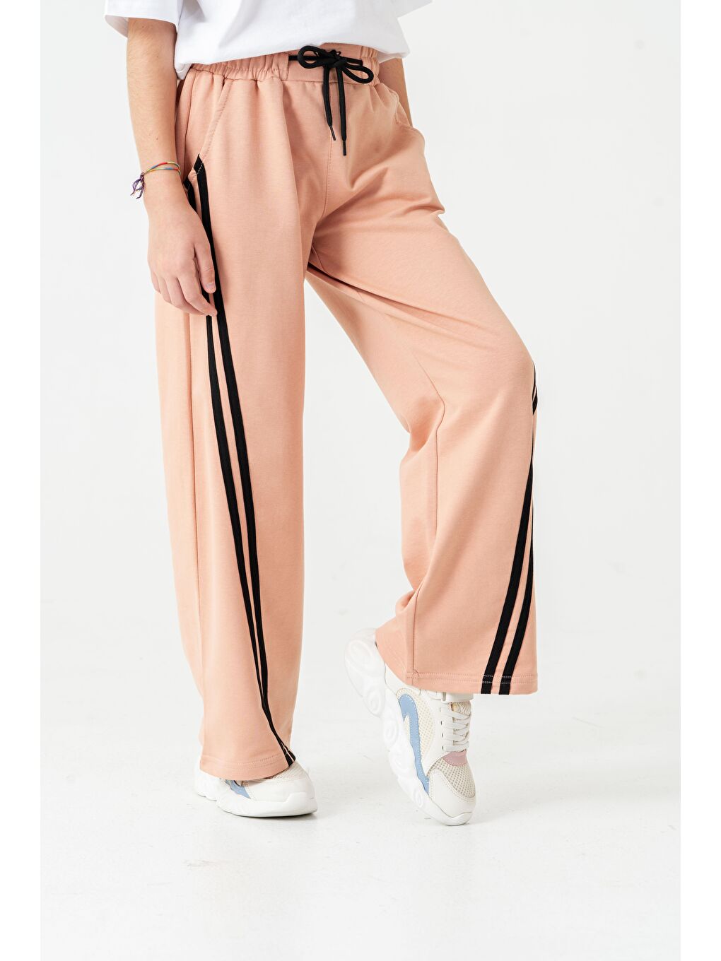 Pembe Geniş Paçalı Balık Sırtı Yanları Şeritli Kız Çocuk Eşofman Altı-5