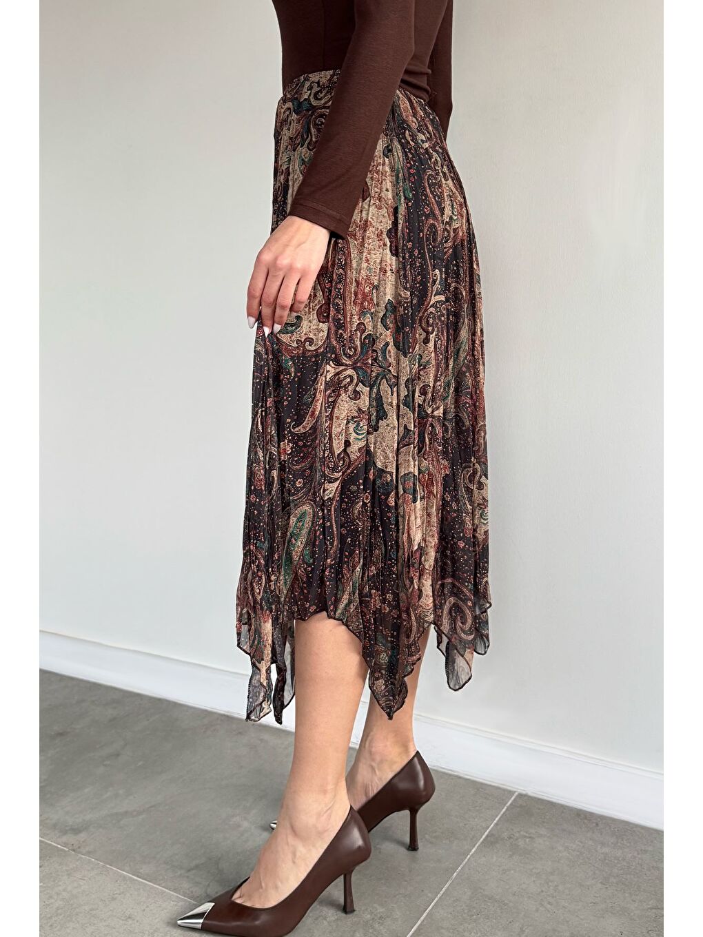 Kahverengi Kadın Astarlı Şal Desenli Asimetrik Kesim Etek-1